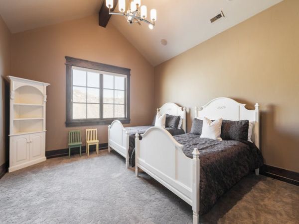 Luxury Utah Five Bedroom Vacation Townhome Sleeps 12 Guests