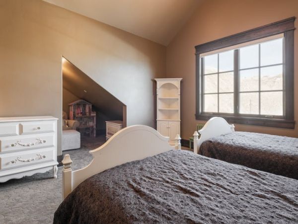 Luxury Utah Five Bedroom Vacation Townhome Sleeps 12 Guests
