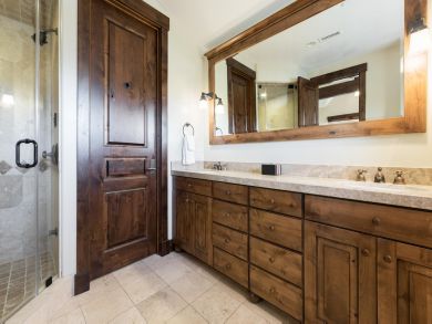 Mid Mountain PArk City ski in ski out cottage Mid Mountain PArk City ski in ski out cottage