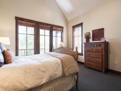 Mid Mountain PArk City ski in ski out cottage Mid Mountain PArk City ski in ski out cottage