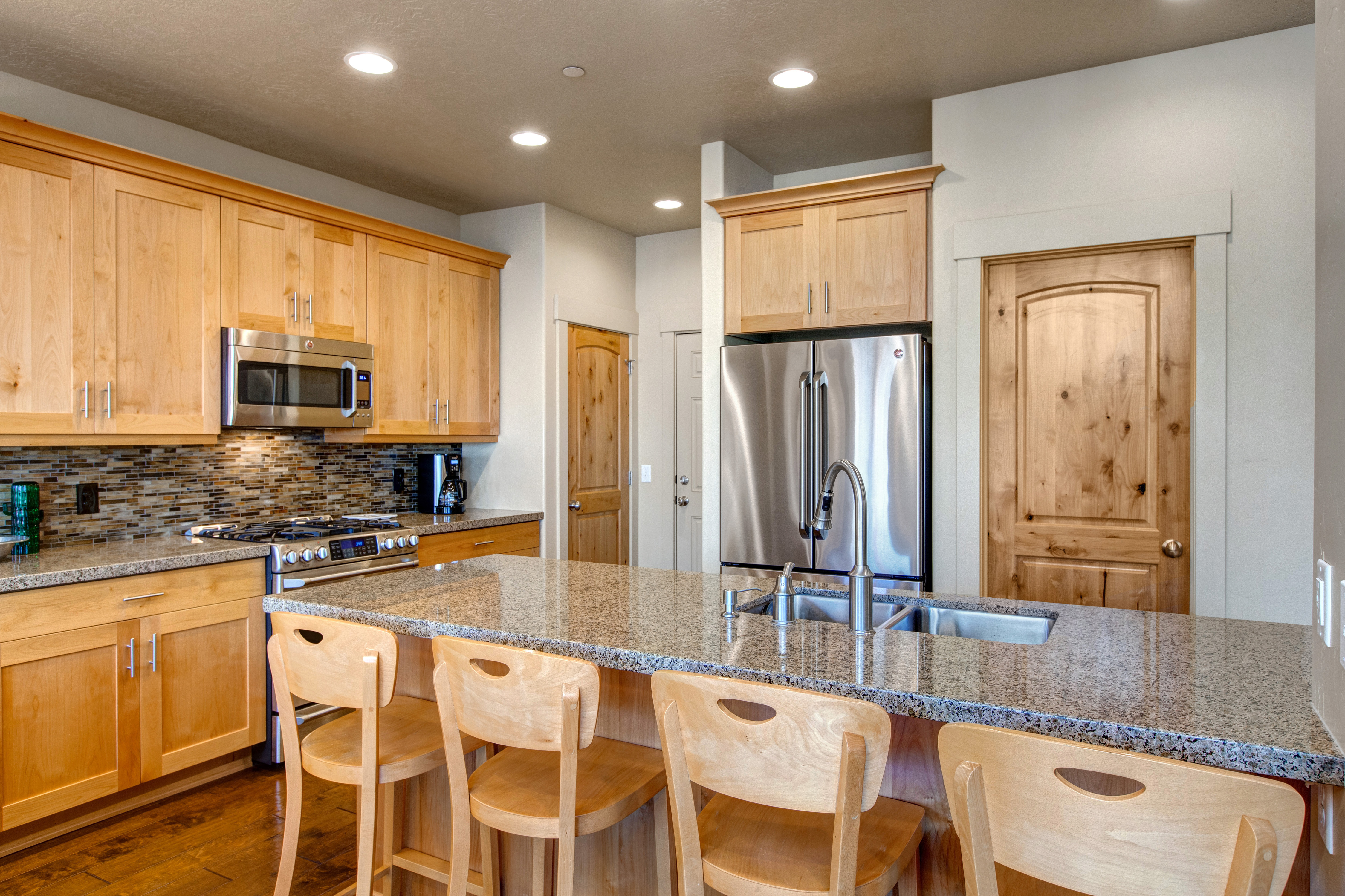 Beautiful 4 Bedroom Townhome with Stunning Views
