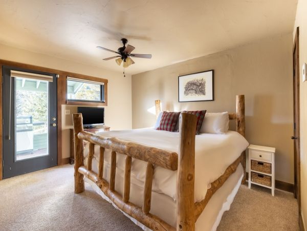Breckenridge Ski  Vacation Home Sleeps Sixteen Guests