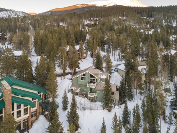 Breckenridge Ski  Vacation Home Sleeps Sixteen Guests