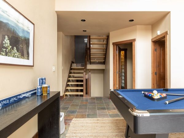 Breckenridge Ski  Vacation Home Sleeps Sixteen Guests