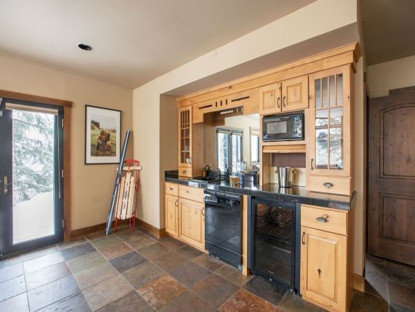 Breckenridge Ski  Vacation Home Sleeps Sixteen Guests