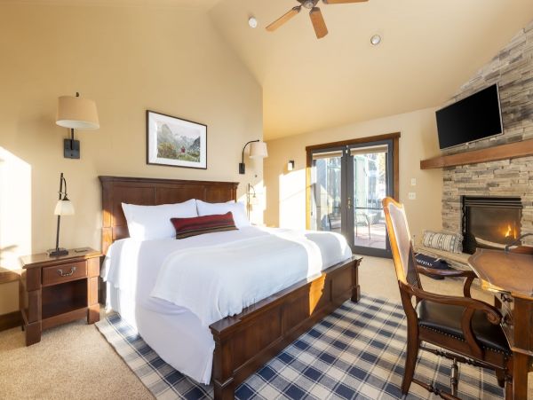 Breckenridge Ski  Vacation Home Sleeps Sixteen Guests