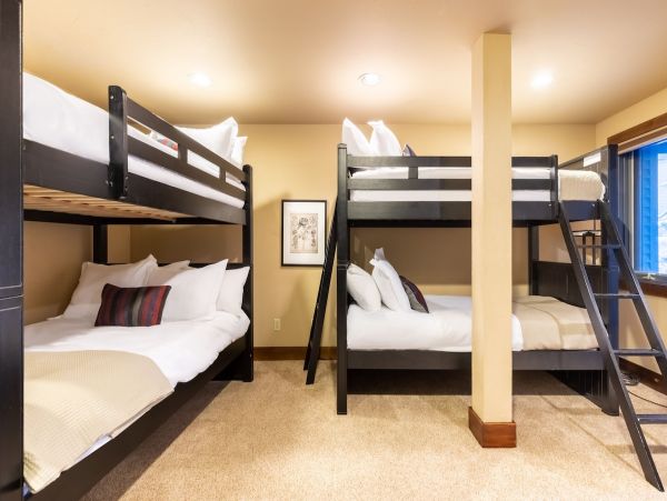 Breckenridge Ski  Vacation Home Sleeps Sixteen Guests