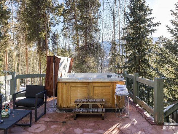 Breckenridge Ski  Vacation Home Sleeps Sixteen Guests