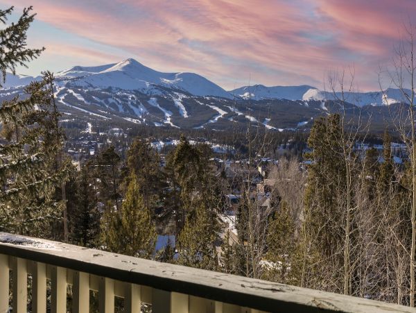 Breckenridge Ski  Vacation Home Sleeps Sixteen Guests