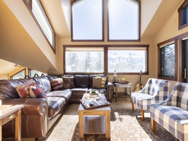Breckenridge Ski  Vacation Home Sleeps Sixteen Guests