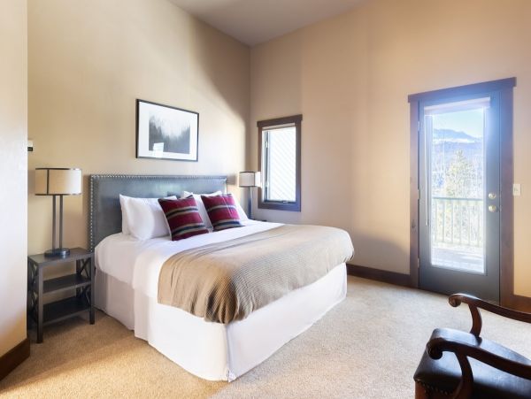 Breckenridge Ski  Vacation Home Sleeps Sixteen Guests