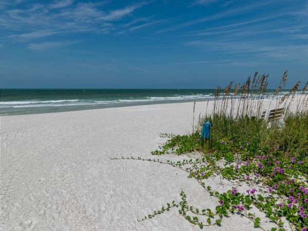 Holmes Beach Vacation Rental Towhome Sleeps Six Guests