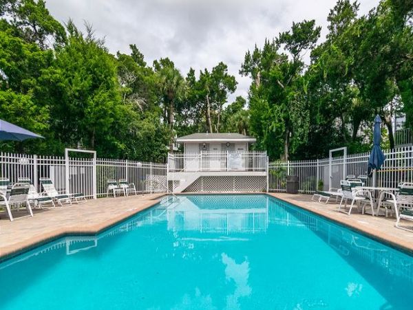 Holmes Beach Vacation Rental Towhome Sleeps Six Guests