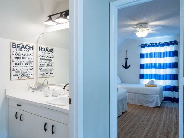 Holmes Beach Vacation Rental Towhome Sleeps Six Guests