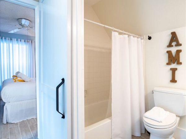 Holmes Beach Vacation Rental Towhome Sleeps Six Guests
