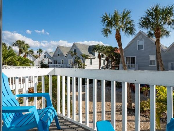 Holmes Beach Vacation Rental Towhome Sleeps Six Guests