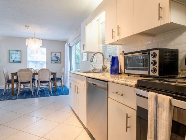 Holmes Beach Vacation Rental Towhome Sleeps Six Guests