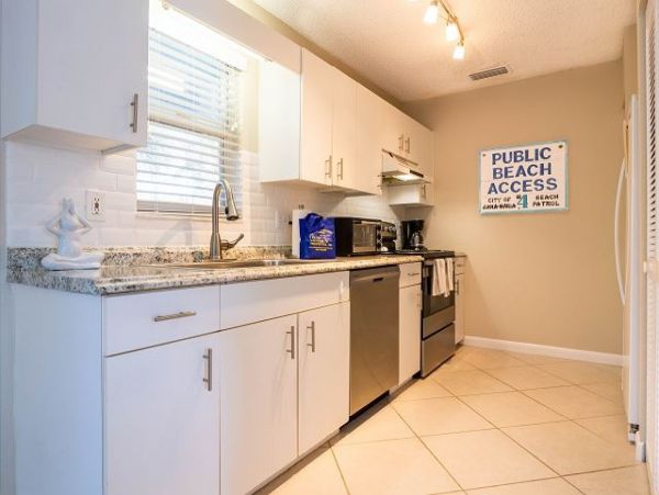 Holmes Beach Vacation Rental Towhome Sleeps Six Guests