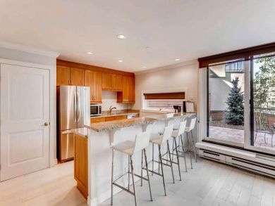 Stunning 2 Bedroom Condo in Vail with Large Private Deck