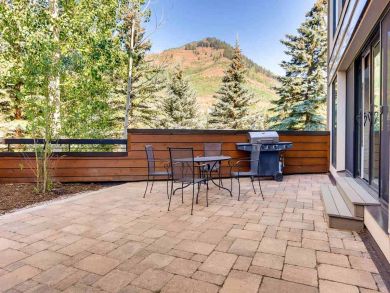 Stunning 2 Bedroom Condo in Vail with Large Private Deck