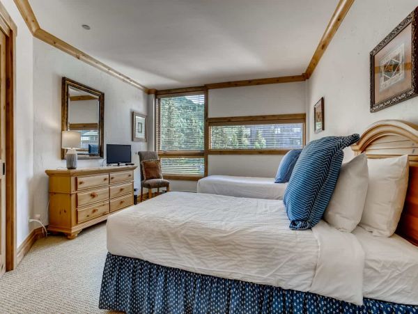 Vail Vacation Condo Sleeps Six Guests