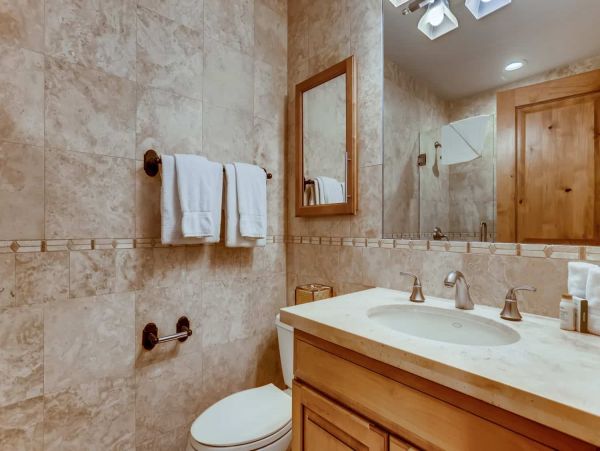Vail Vacation Condo Sleeps Six Guests