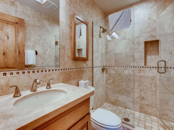 Vail Vacation Condo Sleeps Six Guests