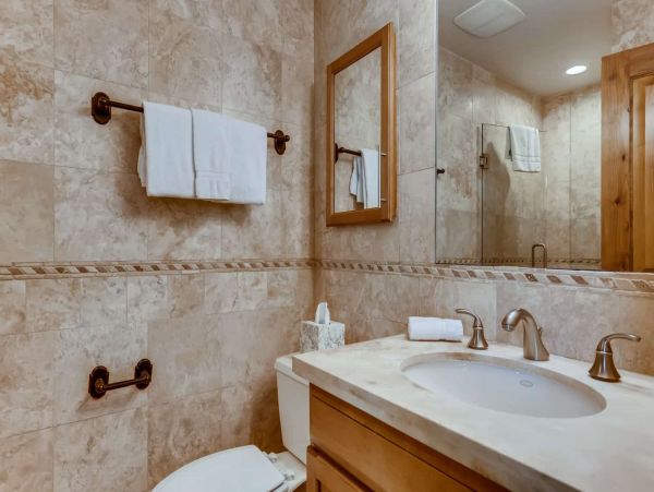 Vail Vacation Condo Sleeps Six Guests