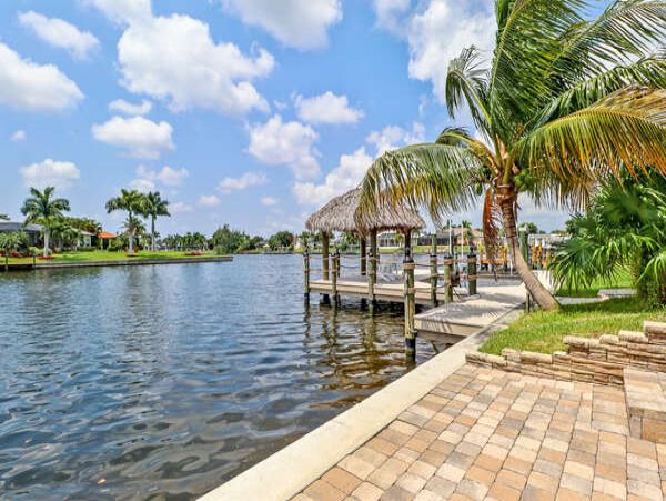 Cape Coral Luxury Vacation Rental Sleeps Six Guests