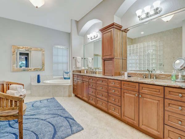Cape Coral Luxury Vacation Rental Sleeps Six Guests
