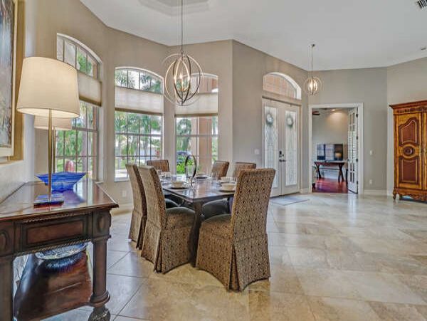 Cape Coral Luxury Vacation Rental Sleeps Six Guests