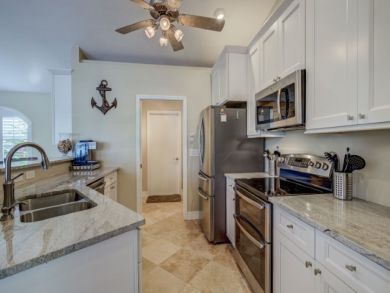 Canal Front 3 Bedrooms Vacation Home Sleeps 6 Guests