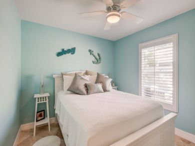 Canal Front 3 Bedrooms Vacation Home Sleeps 6 Guests
