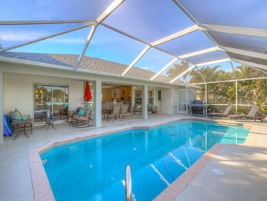 Canal Front 3 Bedrooms Vacation Home Sleeps 6 Guests