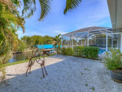 Canal Front 3 Bedrooms Vacation Home Sleeps 6 Guests