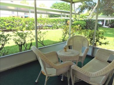 Longboat Key Walk to Beach 2 Bedroom Condo