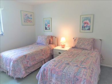 Longboat Key Walk to Beach 2 Bedroom Condo