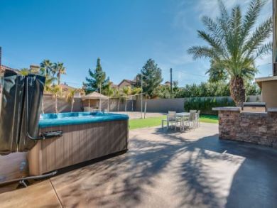 Scottsdale Vacation Home Sleeps Twenty Guests