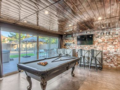 Scottsdale Vacation Home Sleeps Twenty Guests