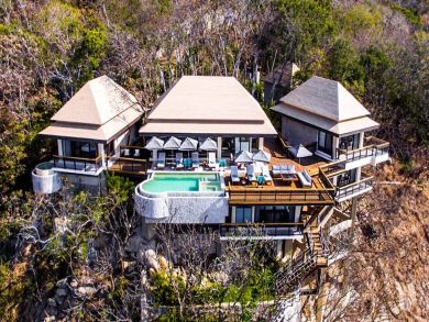 Ocean Front Four Bedroom Vacation Home in Acapulco