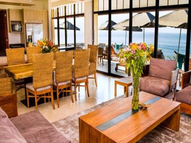 Ocean Front Four Bedroom Vacation Home in Acapulco
