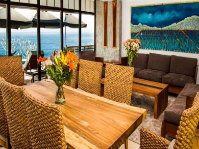 Ocean Front Four Bedroom Vacation Home in Acapulco