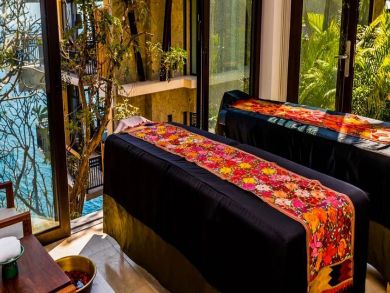 Ocean Front Four Bedroom Vacation Home in Acapulco