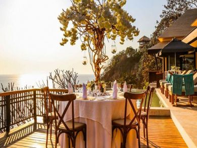 Ocean Front Four Bedroom Vacation Home in Acapulco