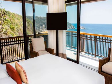 Ocean Front Four Bedroom Vacation Home in Acapulco