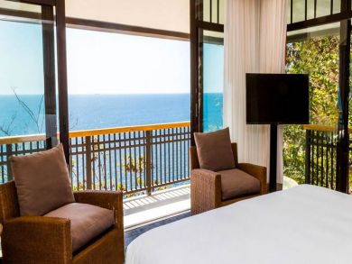 Ocean Front Four Bedroom Vacation Home in Acapulco