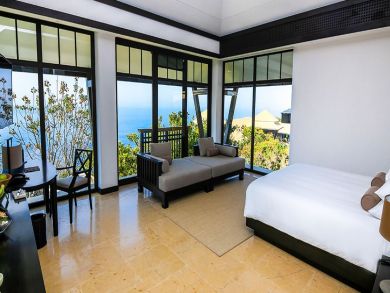 Acapulco Five Bedroom Pool Home with Ocean View