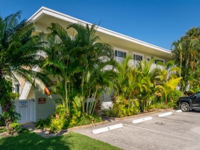 Charming Vacation Rental on Holmes Beach. Call Today.