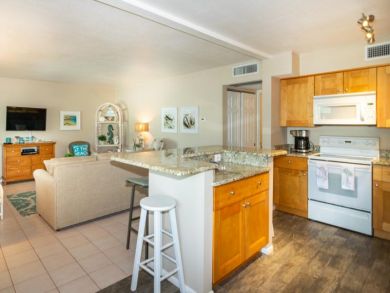 Charming Vacation Rental on Holmes Beach. Call Today.