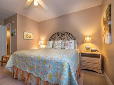 Charming Vacation Rental on Holmes Beach. Call Today.